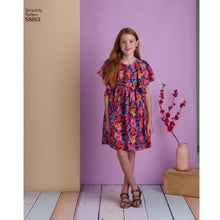 Load image into Gallery viewer, Sewing Pattern: Simplicity S8853