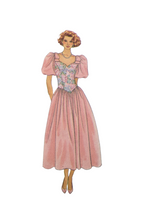 Load image into Gallery viewer, Vintage Sewing Pattern: Butterick 5321