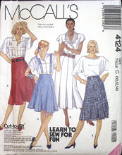 Load image into Gallery viewer, Vintage Sewing Pattern: McCalls 4124