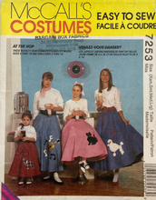 Load image into Gallery viewer, Sewing Pattern: McCalls 7253