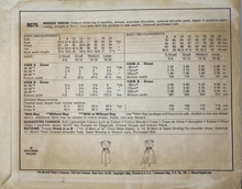 Load image into Gallery viewer, Sewing Pattern: McCalls 9075