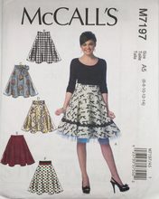 Load image into Gallery viewer, Sewing Pattern: McCalls M7197