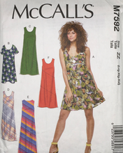 Load image into Gallery viewer, Sewing Pattern: McCalls M7592