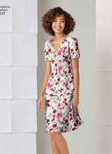 Load image into Gallery viewer, Sewing Pattern: Simplicity 2247