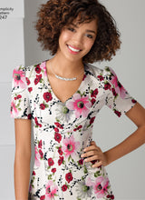 Load image into Gallery viewer, Sewing Pattern: Simplicity 2247