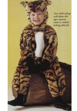Load image into Gallery viewer, Vintage Uncut Sewing Pattern: Sewing With Confidence 8