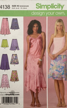 Load image into Gallery viewer, Sewing Pattern: Simplicity 4138