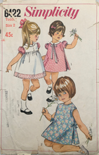 Load image into Gallery viewer, 1965 Vintage Sewing Pattern: Simplicity 6422