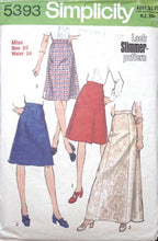 Load image into Gallery viewer, 1976 Vintage Sewing Pattern: Simplicity 5393