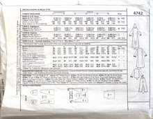 Load image into Gallery viewer, Vintage Sewing Pattern: McCalls 4742