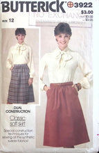Load image into Gallery viewer, Vintage Sewing Pattern: Butterick 3922