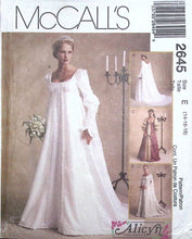 Load image into Gallery viewer, Sewing Pattern: McCalls 2645