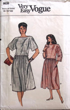 Load image into Gallery viewer, Vintage Sewing Pattern: Vogue 8639