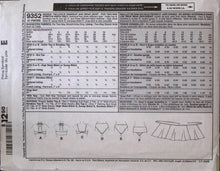 Load image into Gallery viewer, Vintage Sewing Pattern: McCalls 9352