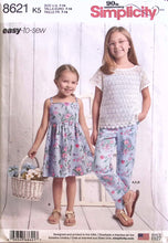 Load image into Gallery viewer, Sewing Pattern: Simplicity 8621