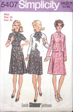 Load image into Gallery viewer, Vintage Sewing Pattern: Simplicity 5407