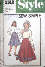 Load image into Gallery viewer, Vintage Sewing Pattern: Style 2512