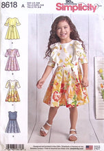 Load image into Gallery viewer, Sewing Pattern: Simplicity 8618