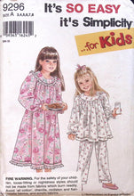 Load image into Gallery viewer, Vintage Sewing Pattern: Simplicity 9296