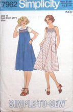 Load image into Gallery viewer, Vintage Sewing Pattern: Simplicity 7962
