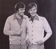 Load image into Gallery viewer, Patons Knitting Booklet No.52