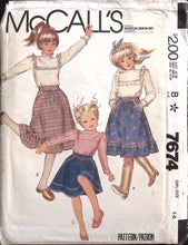 Load image into Gallery viewer, Vintage Sewing Pattern: McCalls 7674