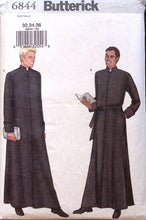 Load image into Gallery viewer, Sewing Pattern: Butterick 6844