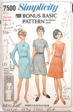 Load image into Gallery viewer, Vintage Sewing Pattern: Simplicity 7500