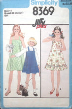 Load image into Gallery viewer, Vintage Sewing Pattern: Simplicity 8369