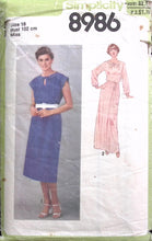 Load image into Gallery viewer, Vintage Sewing Pattern: Simplicity 8986