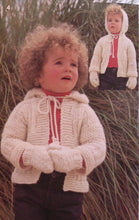 Load image into Gallery viewer, Cleckheaton Knitting Booklet Arran Isle