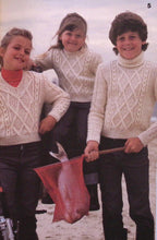Load image into Gallery viewer, Cleckheaton Knitting Booklet Arran Isle