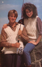 Load image into Gallery viewer, Cleckheaton Knitting Booklet Arran Isle