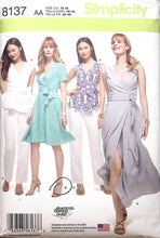 Load image into Gallery viewer, Sewing Pattern: Simplicity 8137