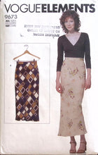 Load image into Gallery viewer, Vintage Sewing Pattern: Vogue 9673