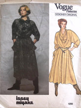 Load image into Gallery viewer, Vintage Sewing Pattern: Vogue 1256