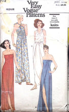 Load image into Gallery viewer, Vintage Sewing Pattern: Vogue 7112