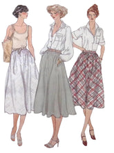 Load image into Gallery viewer, Vintage Sewing Pattern: Vogue 7072