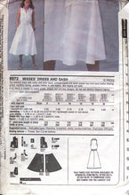 Load image into Gallery viewer, Vintage Sewing Pattern: Simplicity 8972