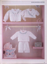 Load image into Gallery viewer, Easy Knits for Babies and Toddlers by Bay Books