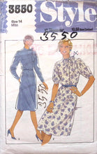 Load image into Gallery viewer, Vintage Sewing Pattern: Style 3550