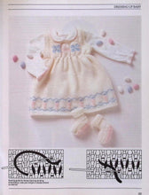 Load image into Gallery viewer, Easy Knits for Babies and Toddlers by Bay Books