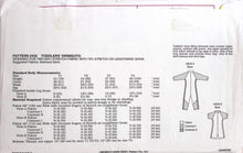 Load image into Gallery viewer, Vintage Sewing Pattern: Kwik Sew 2432
