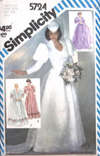 Load image into Gallery viewer, Vintage Sewing Pattern: Simplicity 5724