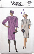Load image into Gallery viewer, Vintage Sewing Pattern: Vogue 9044