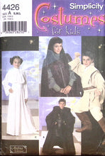 Load image into Gallery viewer, Sewing Pattern: Simplicity 4426