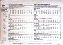 Load image into Gallery viewer, Sewing Pattern: Simplicity 3807