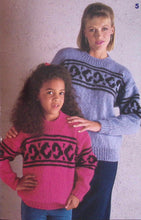 Load image into Gallery viewer, Cleckheaton Knitting Booklet No.BK82