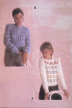 Load image into Gallery viewer, Patons Knitting Booklet No.659