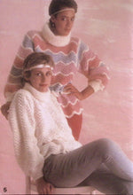 Load image into Gallery viewer, Patons Knitting Booklet No.659